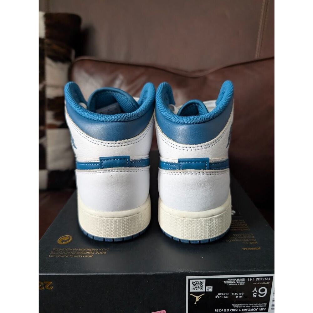 Big Kid's Jordan 1 Mid SE White/Industrial Blue-Sail (FN7432 141) SIZE: 6.5 - Picture 4 of 5
